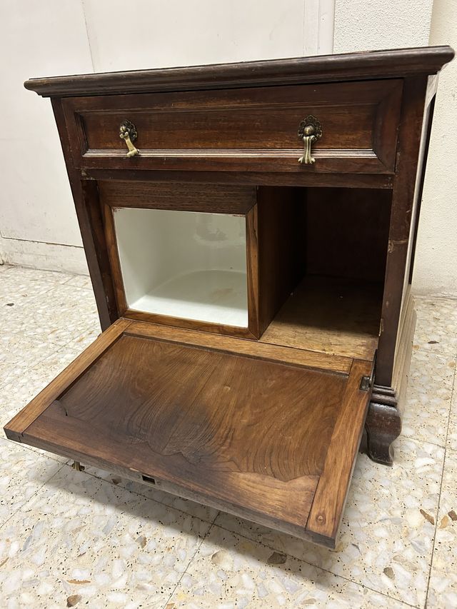 Comodino antico in legno