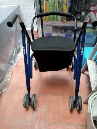 Andador para movilidad reducida