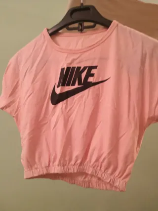 Camiseta Nike Crop Top Rosa