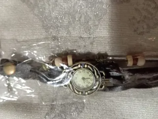 Reloj de pulsera con cuentas