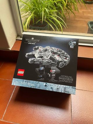 LEGO Millennium Falcon Star Wars 75375