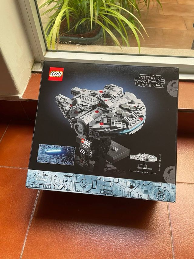 LEGO Millennium Falcon Star Wars 75375