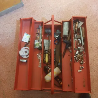 Caja de herramientas roja