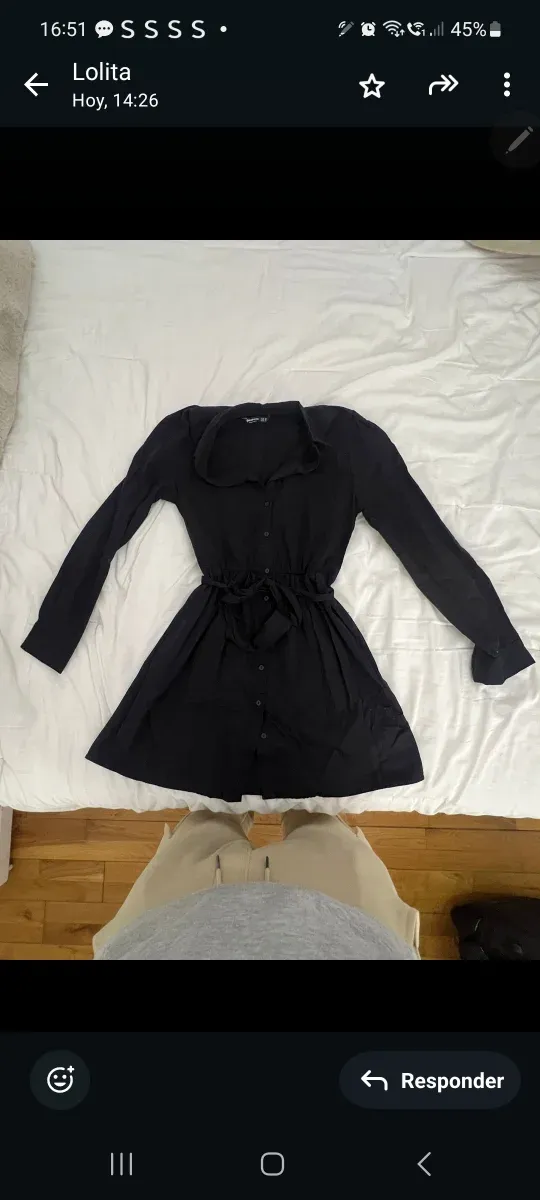 Vestido negro de chica