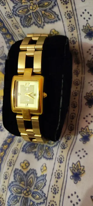 Reloj Festina Dorado