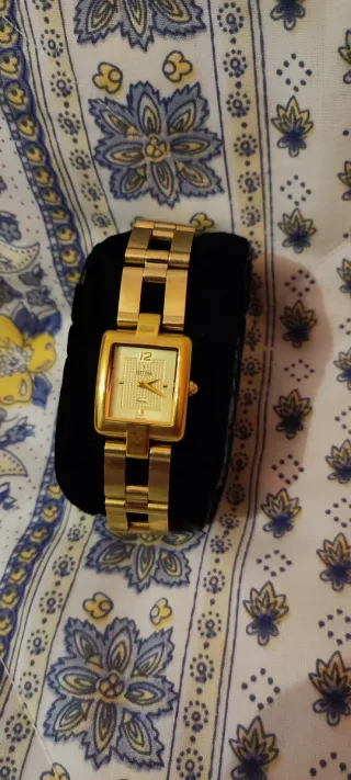 Reloj Festina Dorado