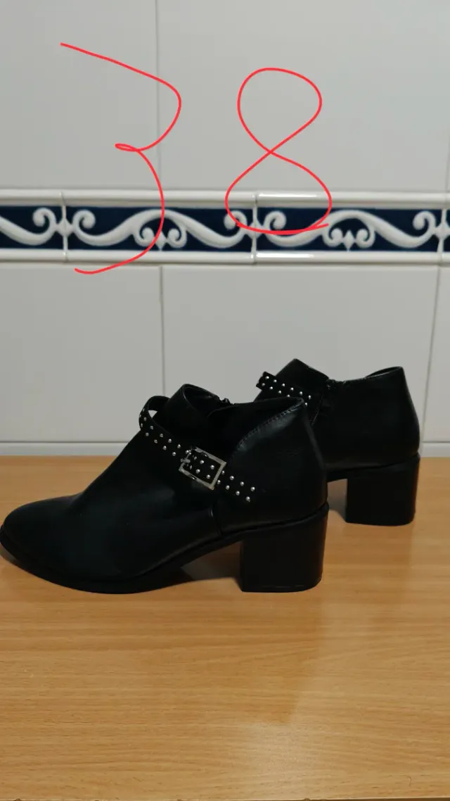 Botines negros talla 38