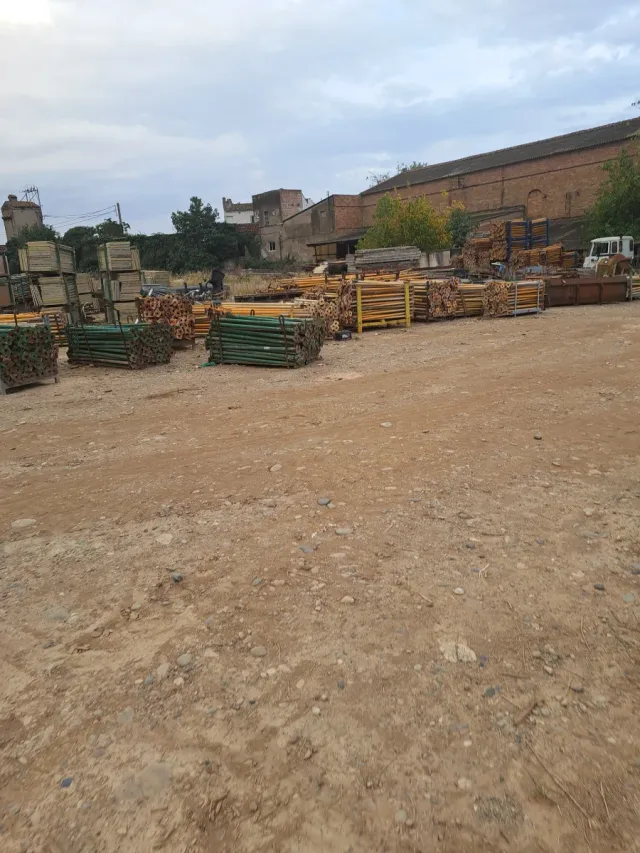 Puntales y Andamios de Obra