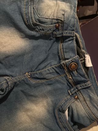 Pantalón vaquero pitillo azul