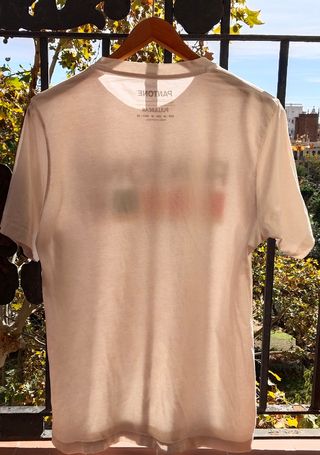 Camiseta Pull&Bear diseño "Pantone"  Talla M