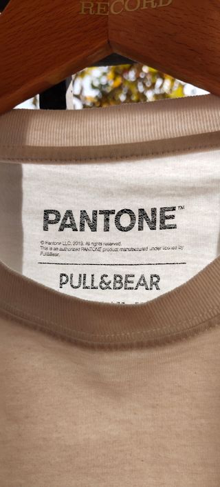 Camiseta Pull&Bear diseño "Pantone"  Talla M