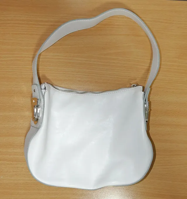 Bolso blanco de piel