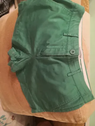 Pantalón corto verde