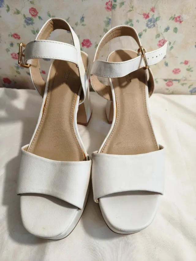 Zapatos de plataforma blancos