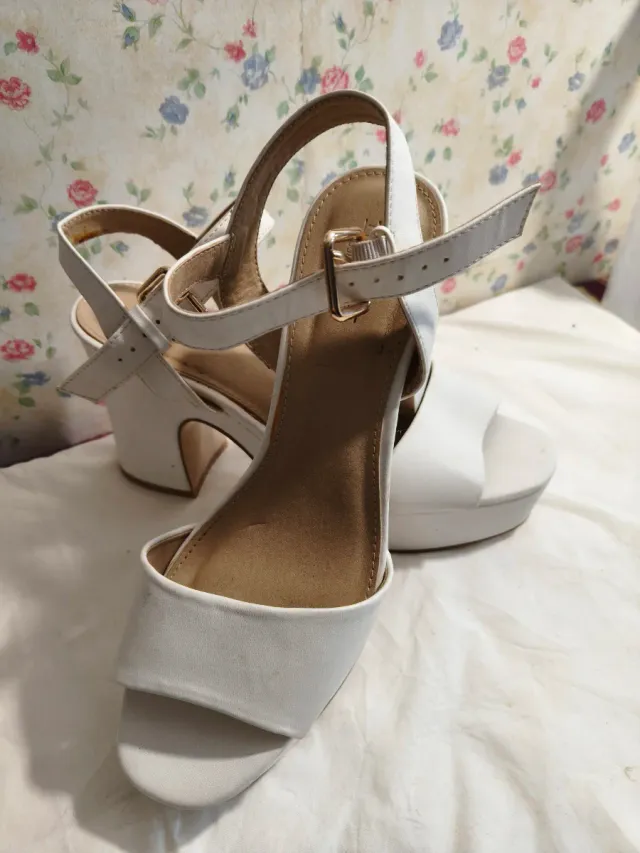 Zapatos de plataforma blancos