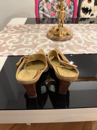 Zapatos tacón ante beige talla 38 – elegante