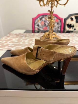 Zapatos tacón ante beige talla 38 – elegante