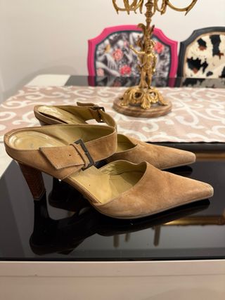 Zapatos tacón ante beige talla 38 – elegante
