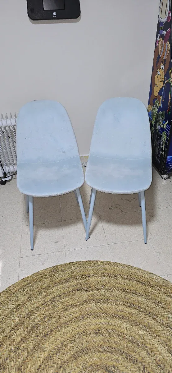 Sillas de terciopelo y metal