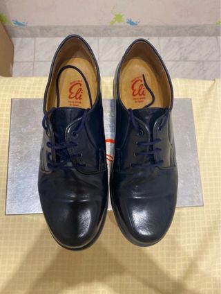 Scarpe eleganti blu navy