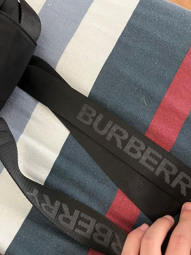 Riñonera Burberry Negra