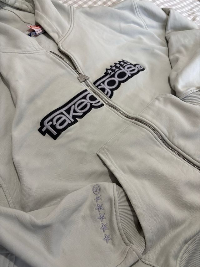 Sudadera Fakegods con cremallera y logo