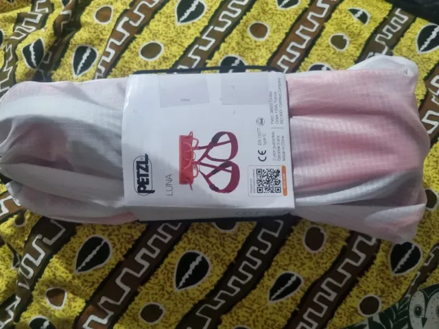 Arnés escalada mujer Petzl color coral talla M