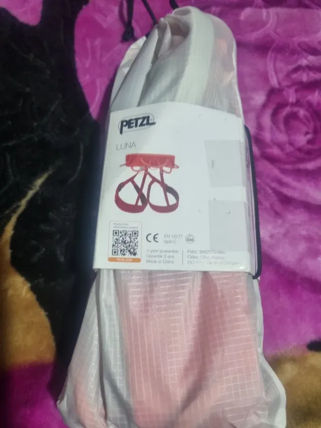 Arnés escalada mujer Petzl color coral talla M