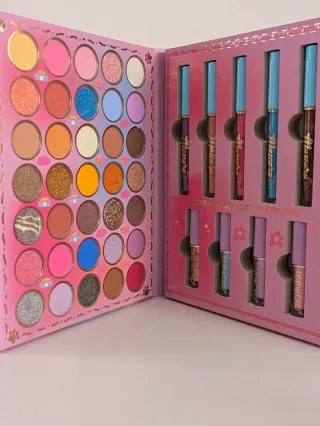 Paleta de sombras y delineadores