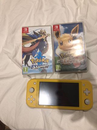 Nintendo Switch Lite Gialla + Giochi Pokémon