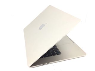 portatil apple apple macbook air m3 8-core 4.0 15 (10gpu) (2024) (a3114)