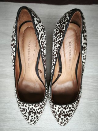 Zapatos tacón pelo potro Zara Talla 38