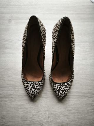 Zapatos tacón pelo potro Zara Talla 38