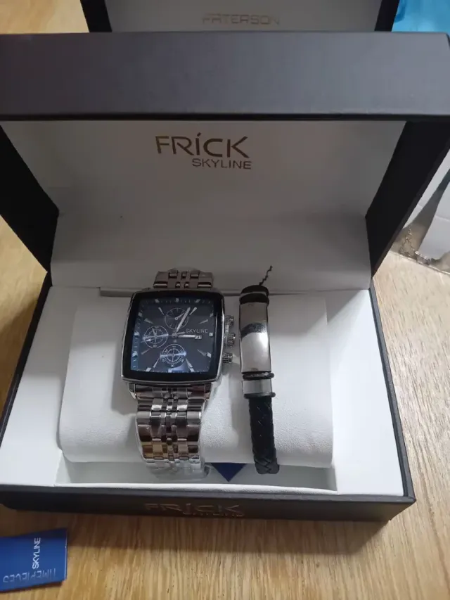 Reloj SKYLINE Acero Dorado Resistente Agua