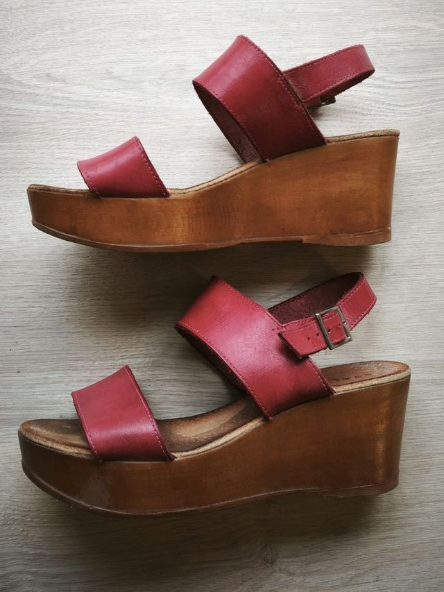 Cuñas Eva Lopez piel fucsia talla 37