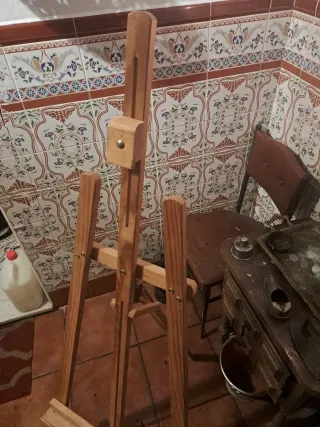 Caballete de madera para pintar