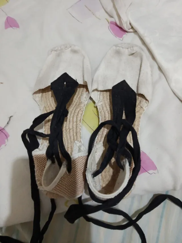 Espardenyes de fallero beige y negro,talla 39