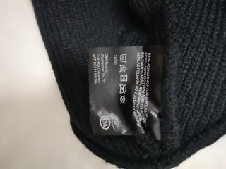 Gorro negro tejido