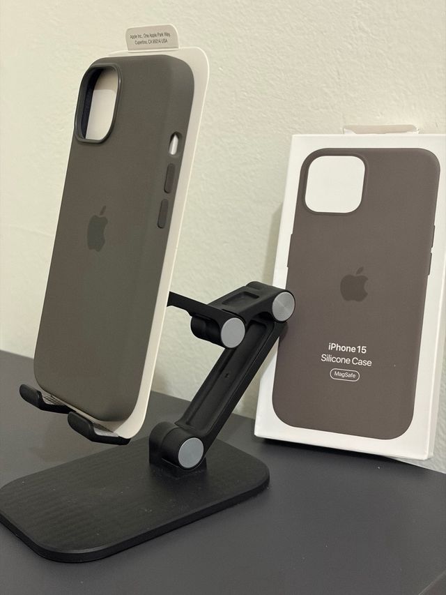 Cover iPhone 15 Silicone MagSafe Apple