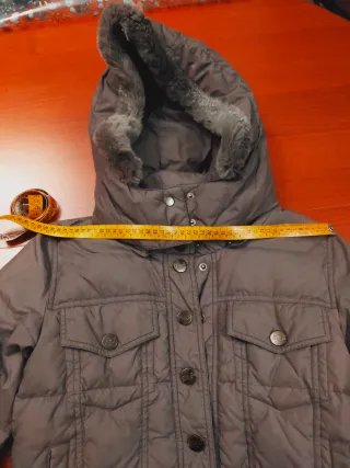 Piumino grigio con cappuccio