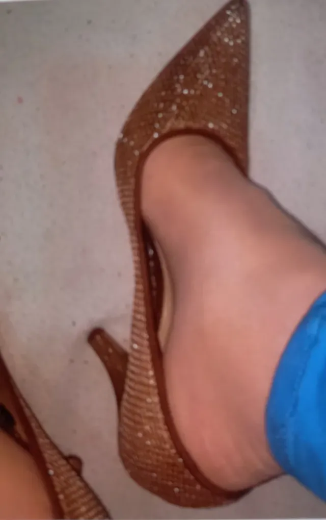 Scarpe col tacco dorate taglia 38