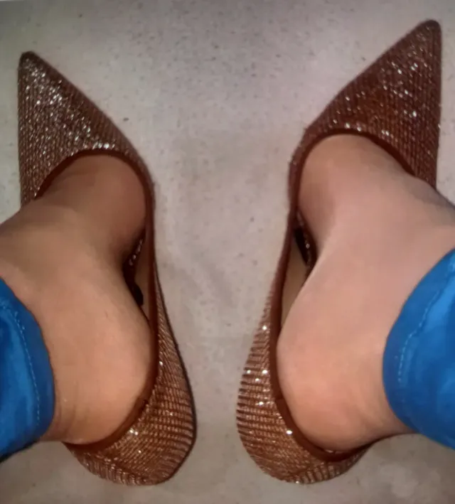 Scarpe col tacco dorate taglia 38