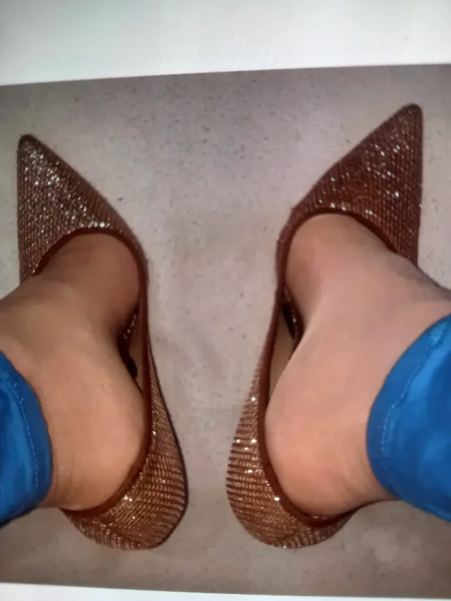 Scarpe col tacco dorate taglia 38