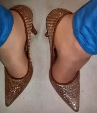 Zapatos tacón dorados talla 38