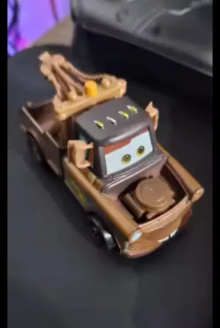 Coche de metal Disney Pixar "mate"--7cnt