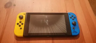 Nintendo Switch Blu e Giallo