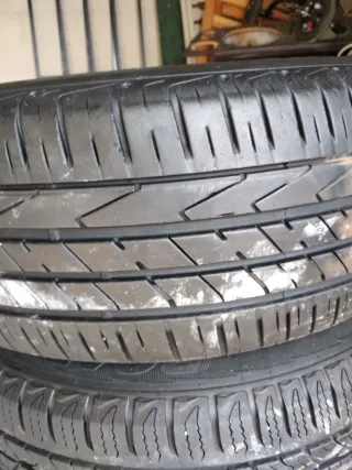 Vendo 4 neumáticos 235/60/R18 y 103V