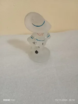 Statuetta bambino con cappello e pallone