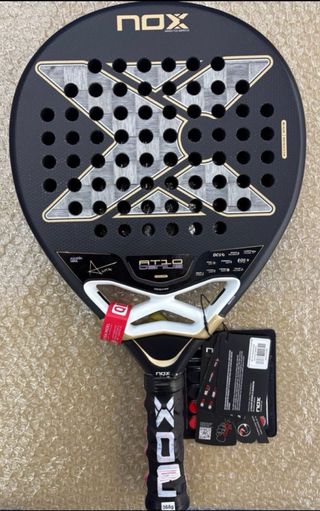Pala de pádel Nox AT10 18k 2026