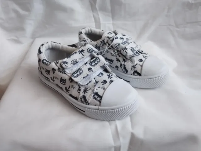 Zapatillas niño Talla 24 nuevas